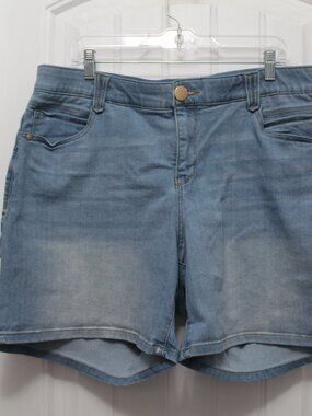 Democracy Light Wash Jean Shorts Women's 18 AB Technology Stretch (23-11)